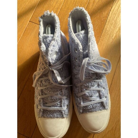 Converse women's light blue sherpa fleece platform high top lace up sneakers 6.5 - Picture 3 of 9